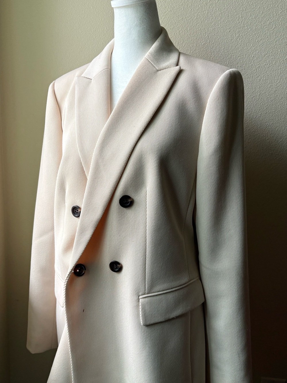 Ann Taylor Cream Double-Breasted Suit Jacket - Picture 6 of 7